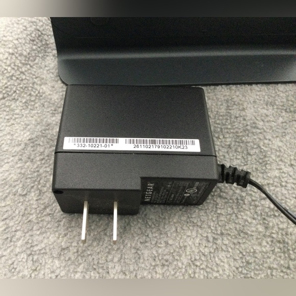 Netgear N750 Wireless Dual Band Gigabit Router Model WNDR4300 No instructions - Picture 3 of 7